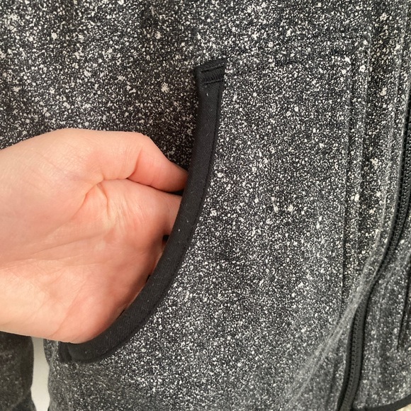 Ivivva Hoodie - Picture 4 of 7